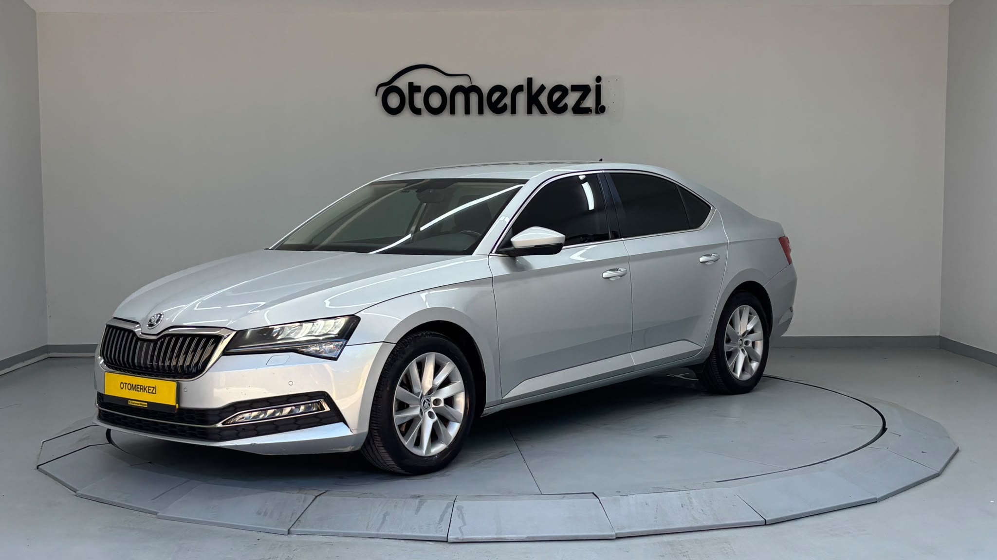 SKODA SUPERB 1